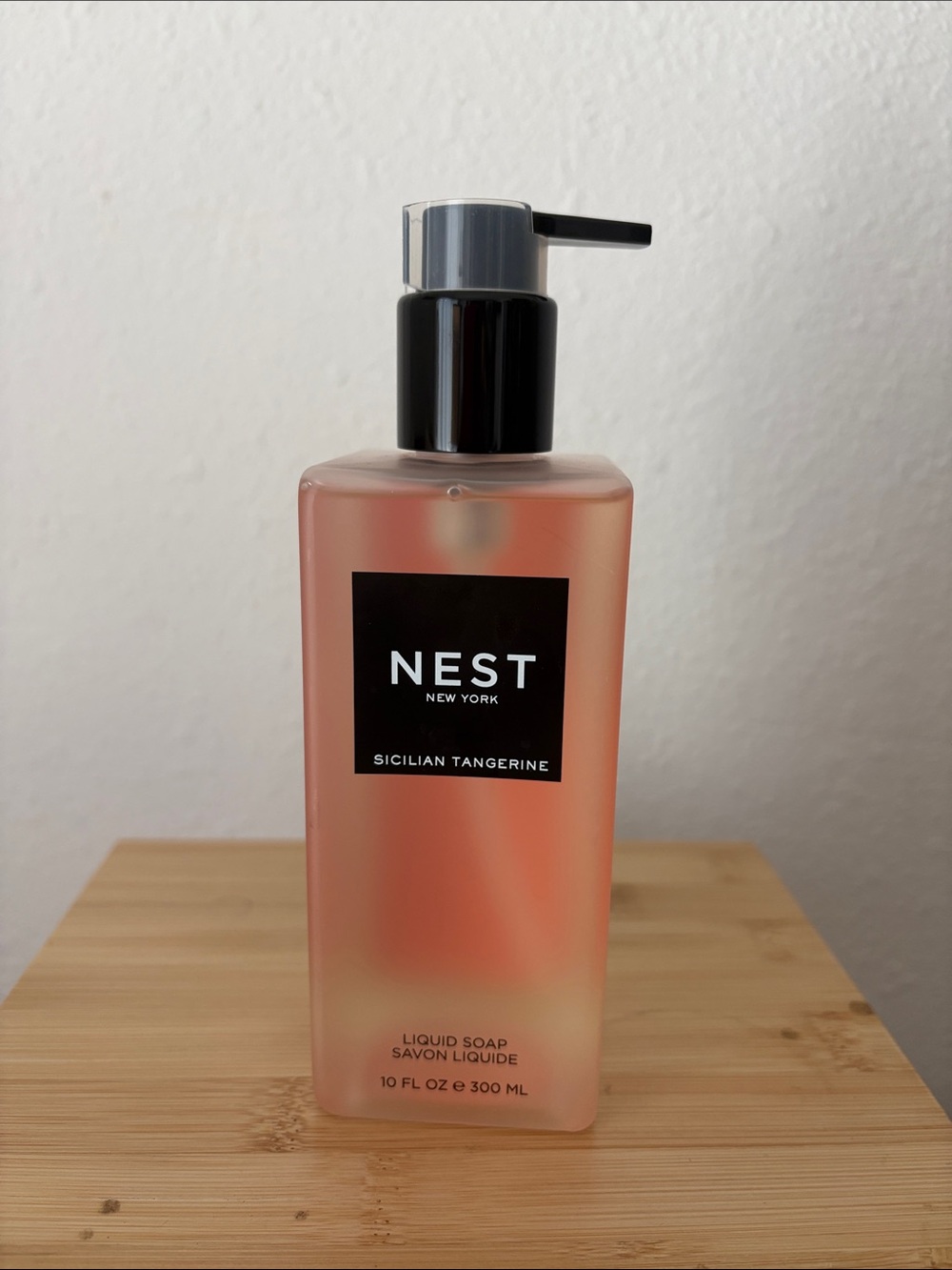 NEST New York Sicilian Tangerine Liquid Soap - Peach Coral Bottle